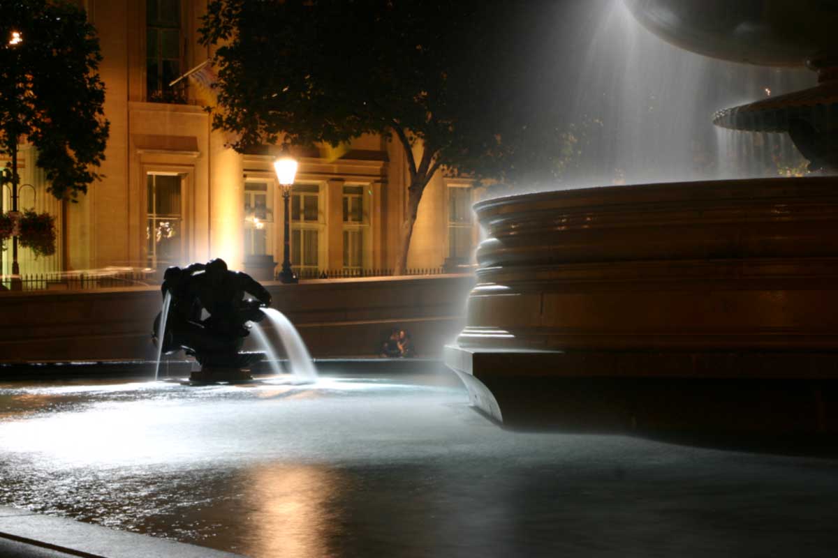 Trafalgar Square at night
